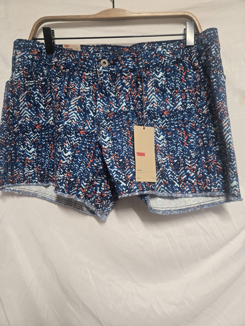 Women’s Blue Levi's Frayed  Patterned Casual Denim Jean Shorts NWT